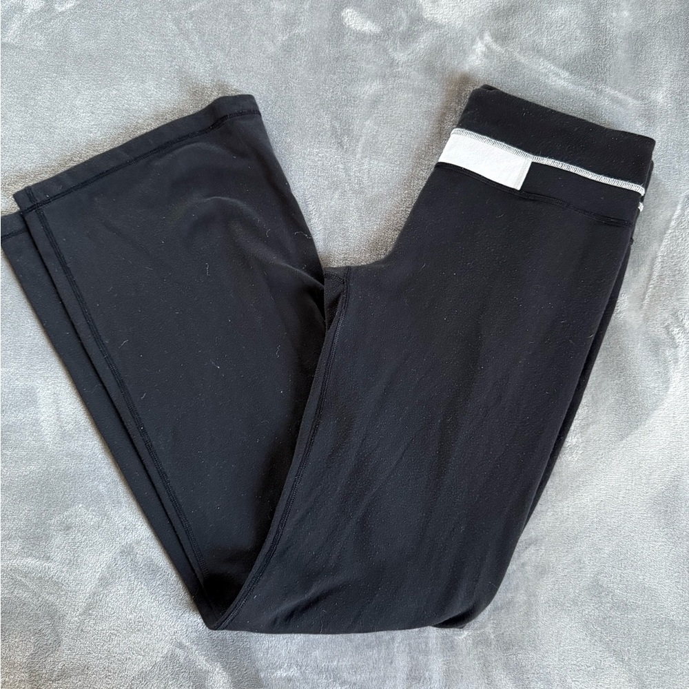 Lululemon groove pant original. 
Luon material